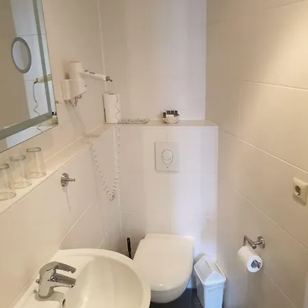 潘森费舍尔库达姆酒店 3*