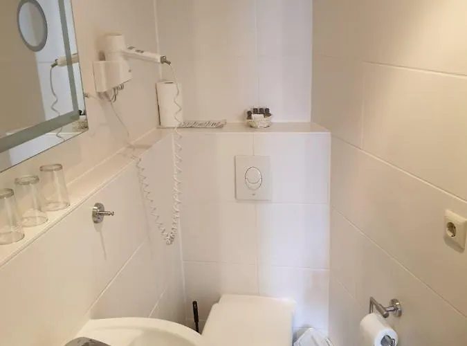 潘森费舍尔库达姆酒店 3*